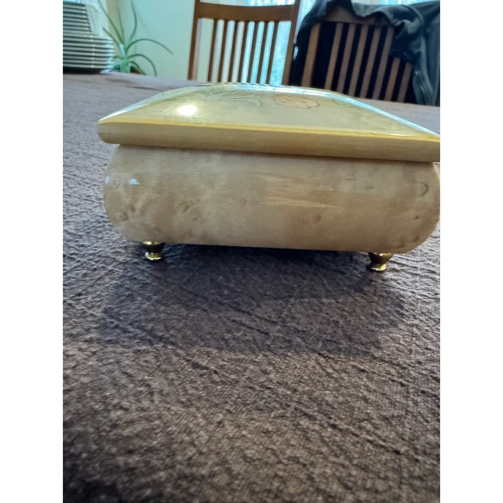 reuge music box‎ Italian Swiss movement wooden keepsake